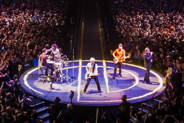 u2_show_04