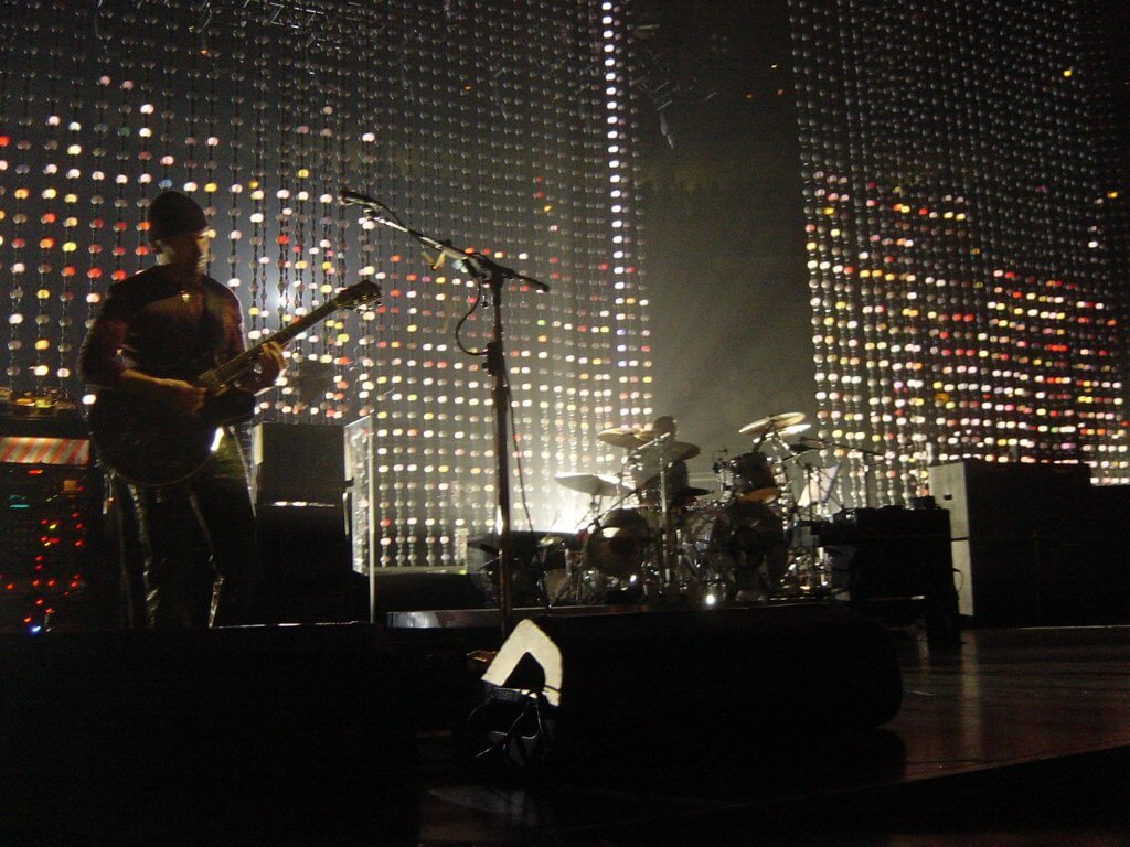 U2 tocando na Vertigo Tour