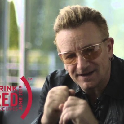 Bono grava um vídeo em apoio à campanha “EAT (RED) DRINK (RED) SAVE LIVES”