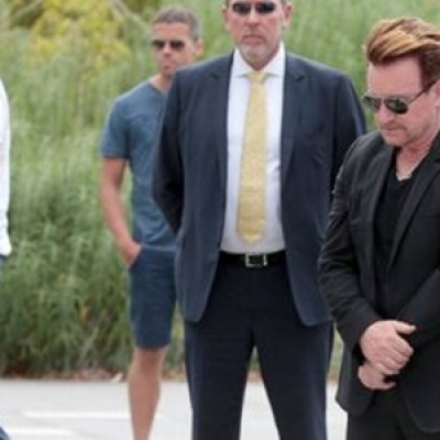 Bono presta homenagem às vítimas em Nice