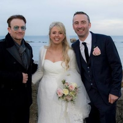Bono aparece de surpresa em casamento na Irlanda