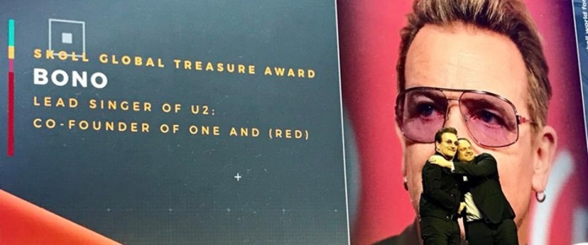Bono recebe o prêmio “Global Treasure Award” da Fundação Skoll