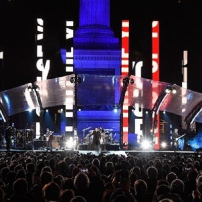 U2 faz show para 7 mil pessoas em Londres
