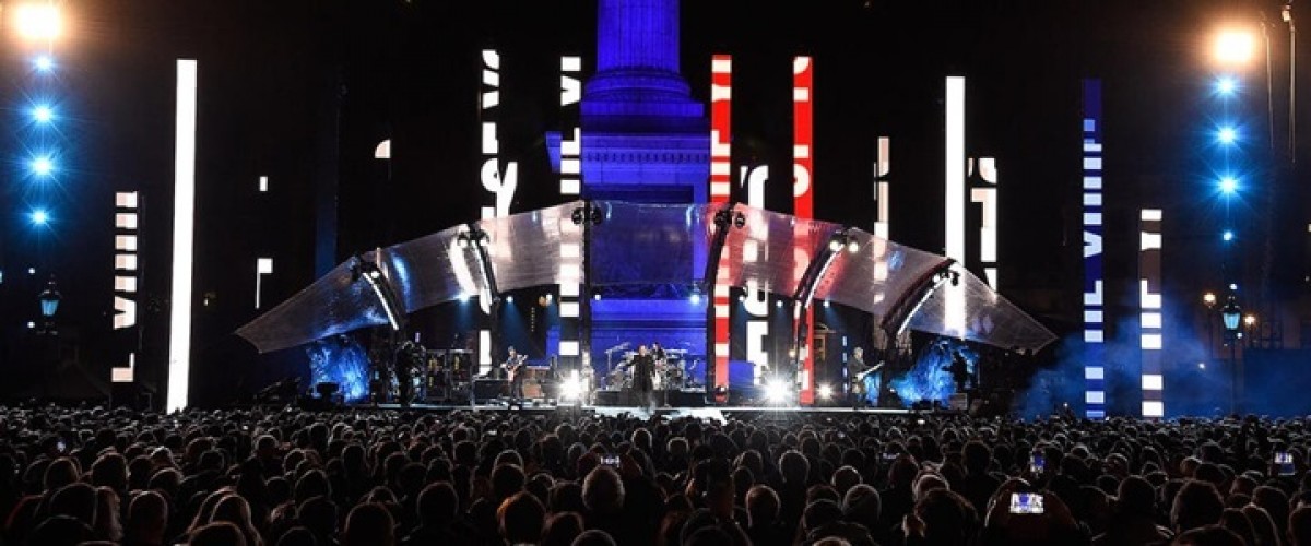 U2 faz show para 7 mil pessoas em Londres