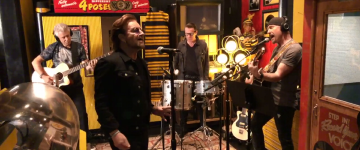 U2 faz transmissão ao vivo de gravação na Third Man Records