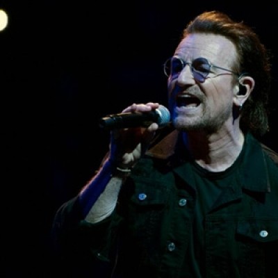 Bono recupera sua voz e U2 mantém os próximos shows