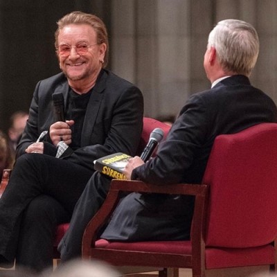 Bono participa de evento na Catedral Nacional de Washington