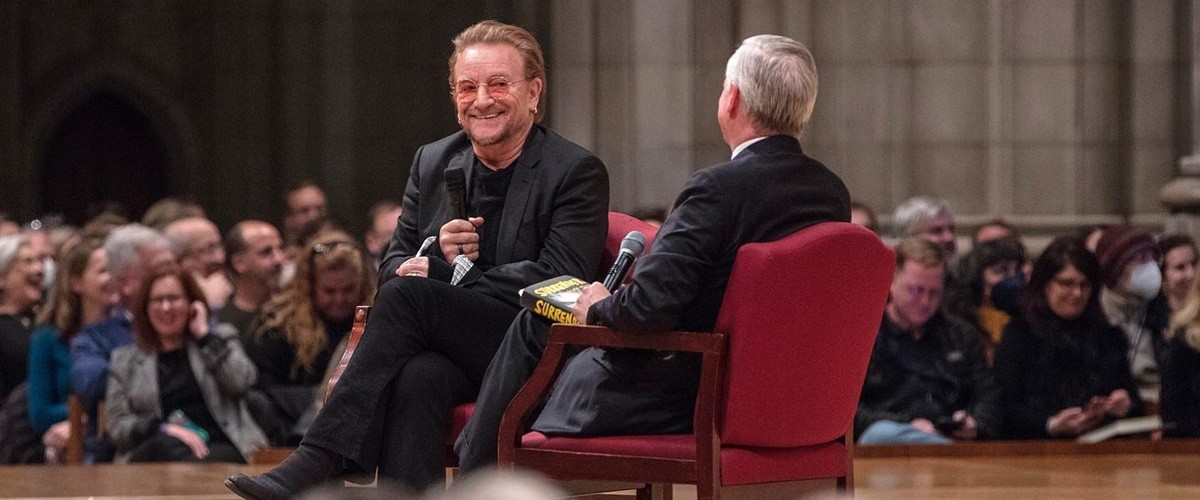 Bono participa de evento na Catedral Nacional de Washington