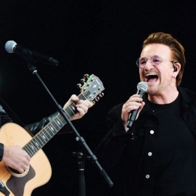 Bono e The Edge fazem show especial em Dublin para promover novo álbum